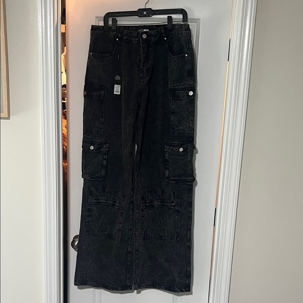 Fashion Nova Mad for you Cargo Jeans - Picture 6 of 6